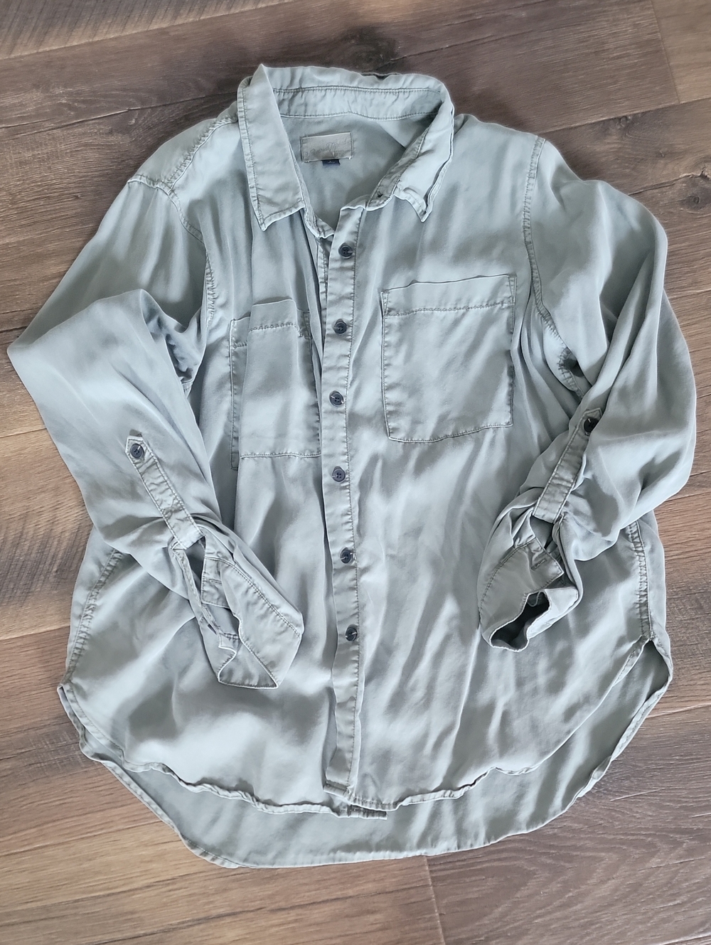 Universal Thread Light Sage Button-Up Collared Shirt w/ Buttoned Roll Up Sleeves